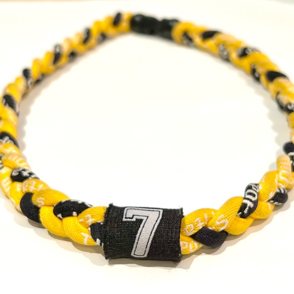 Phiten Gold & Black Tornado
Titanium Necklace - Custom 20” #7 Baseball Necklace